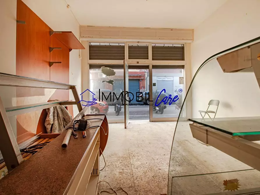 Immagine 6 di Locale commerciale in vendita  a Livorno