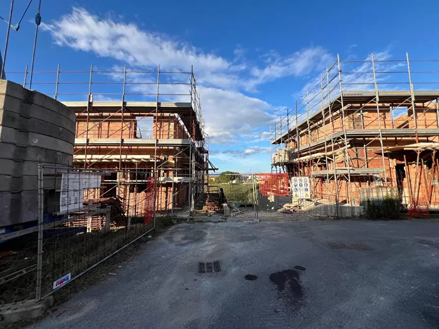 Immagine 1 di Casa bifamiliare in vendita  a Santa Maria A Monte