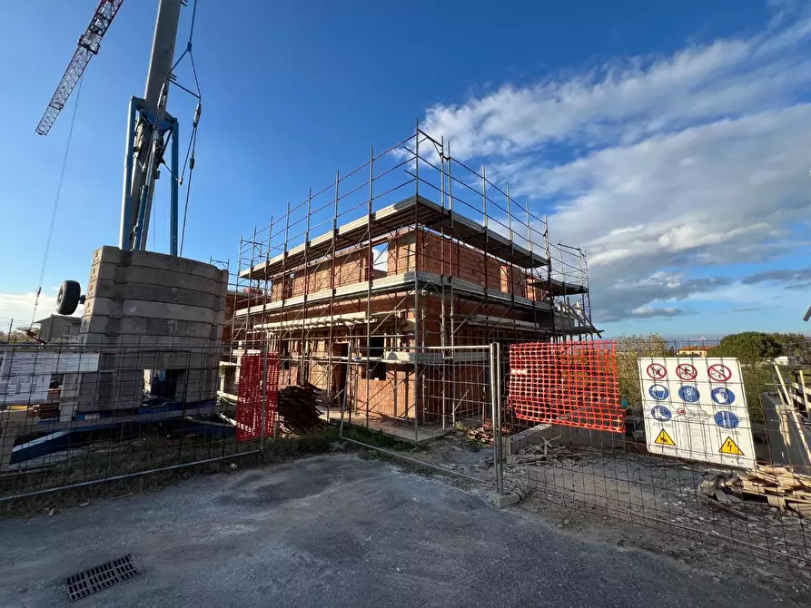 Immagine 4 di Casa bifamiliare in vendita  a Santa Maria A Monte