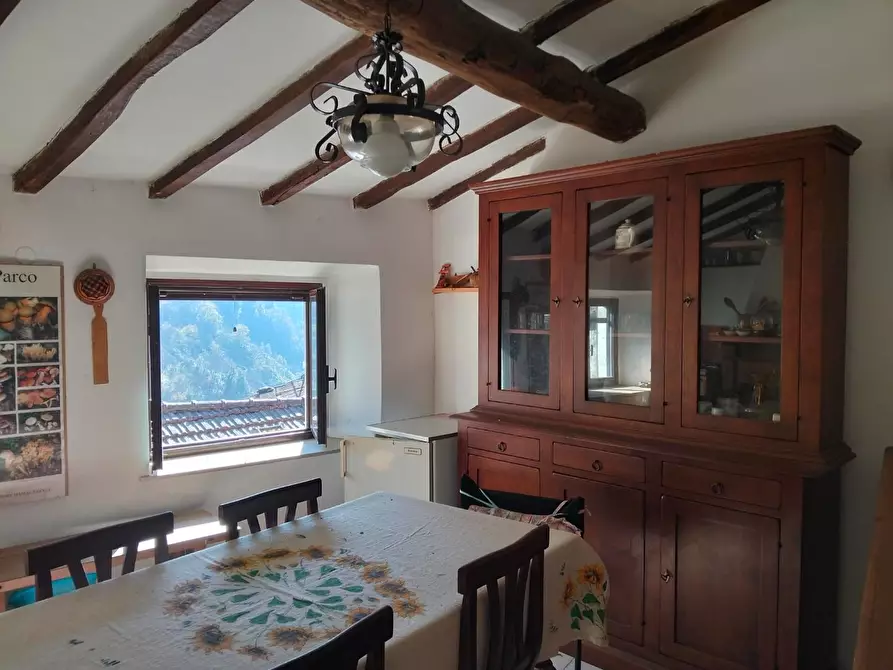 Immagine 3 di Porzione di casa in vendita  a Fivizzano