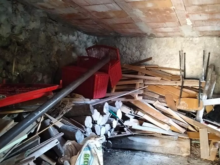 Immagine 7 di Porzione di casa in vendita  a Fivizzano