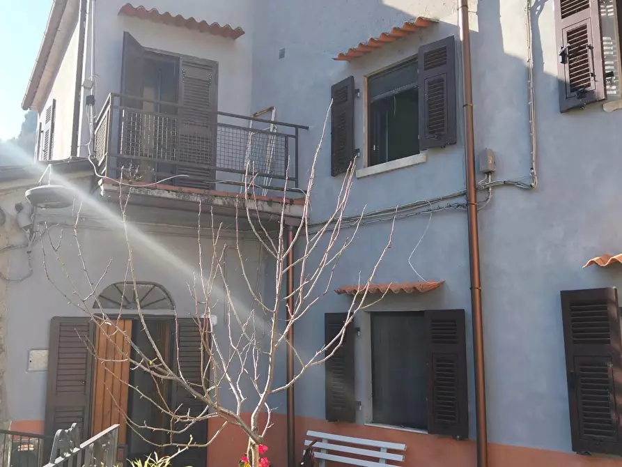 Immagine 8 di Porzione di casa in vendita  a Fivizzano