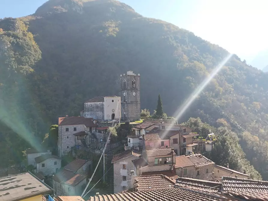 Immagine 14 di Porzione di casa in vendita  a Fivizzano