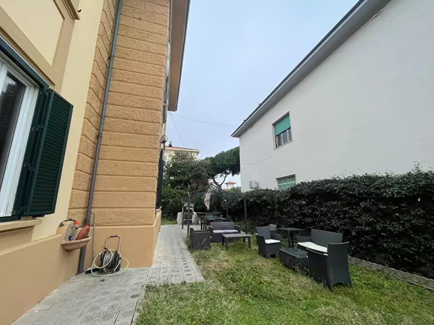 Immagine 12 di Villetta a schiera in affitto  a Livorno