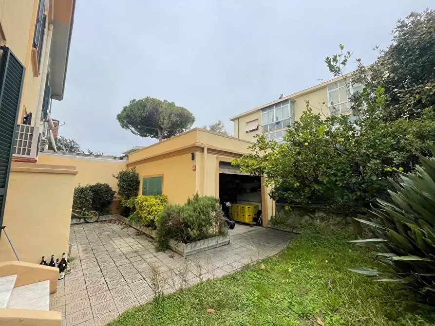 Immagine 13 di Villetta a schiera in affitto  a Livorno