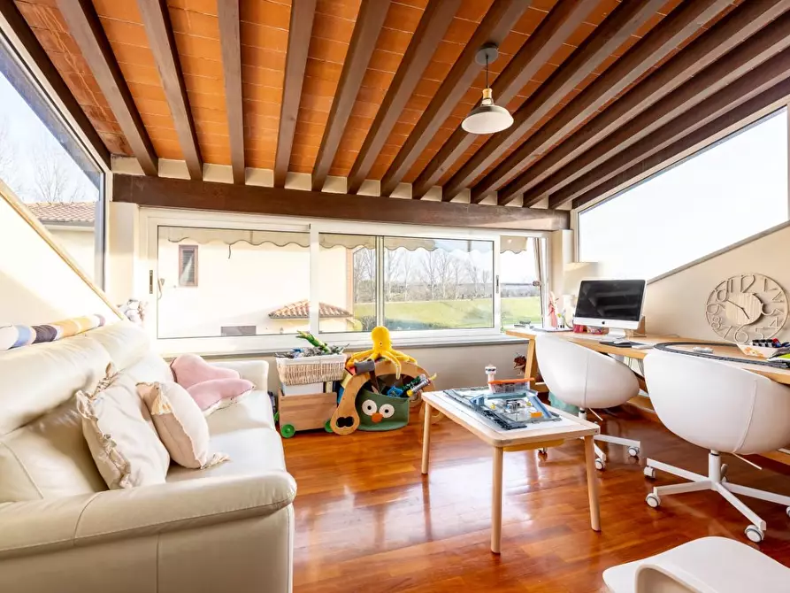 Immagine 28 di Villa in vendita  a Pontedera