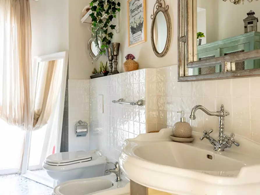 Immagine 29 di Villa in vendita  a Pontedera