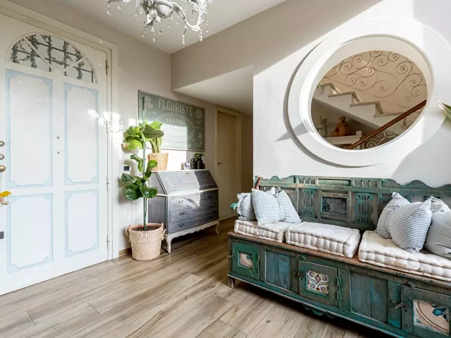 Immagine 4 di Villa in vendita  a Pontedera