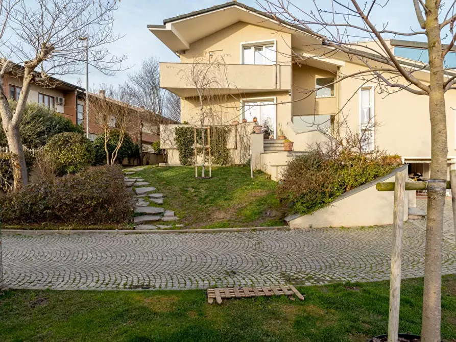 Immagine 31 di Villa in vendita  a Pontedera