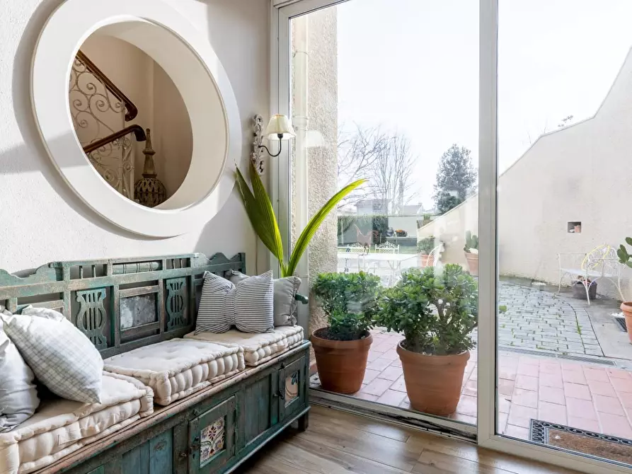 Immagine 3 di Villa in vendita  a Pontedera