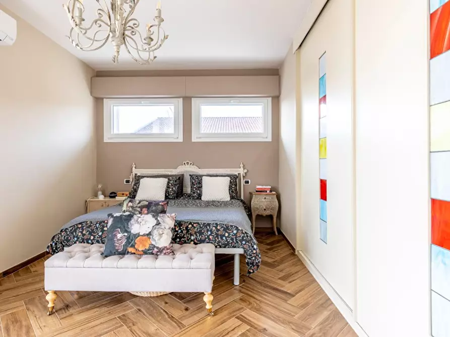 Immagine 26 di Villa in vendita  a Pontedera