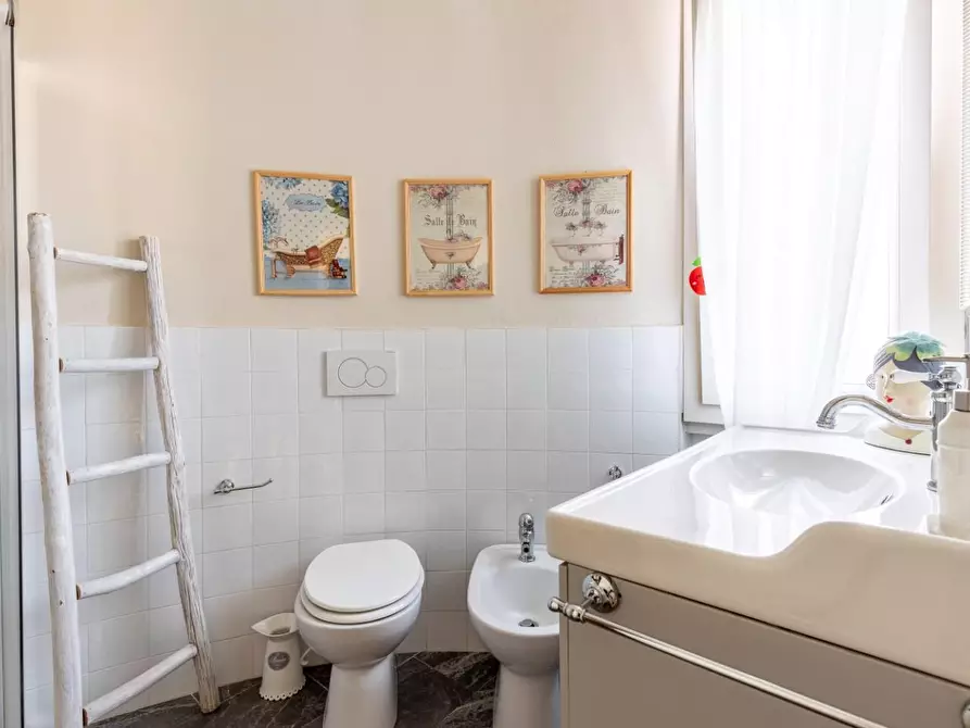 Immagine 23 di Villa in vendita  a Pontedera