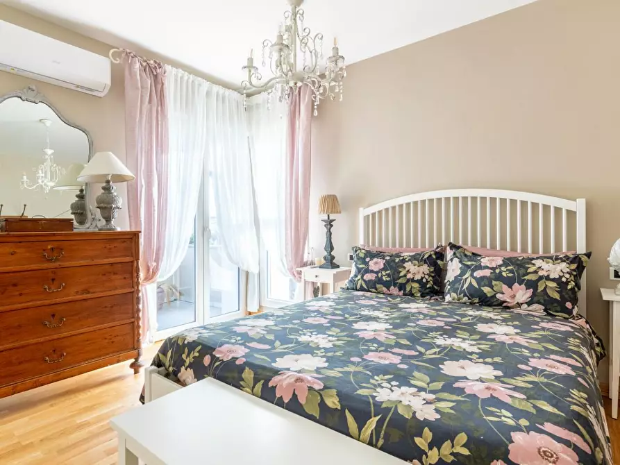 Immagine 21 di Villa in vendita  a Pontedera