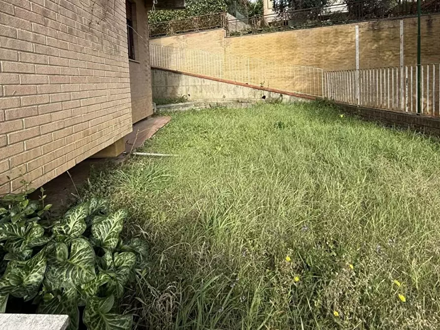 Immagine 12 di Appartamento in affitto  a Siena