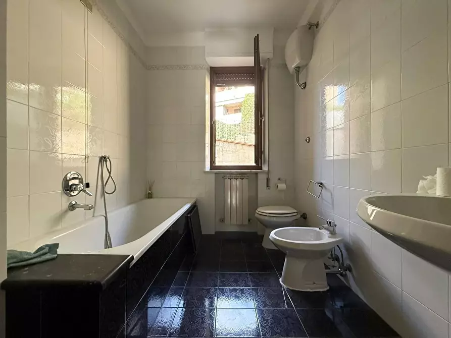 Immagine 10 di Appartamento in affitto  a Siena