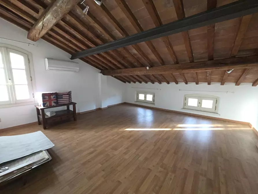 Immagine 8 di Villa in vendita  a Porcari