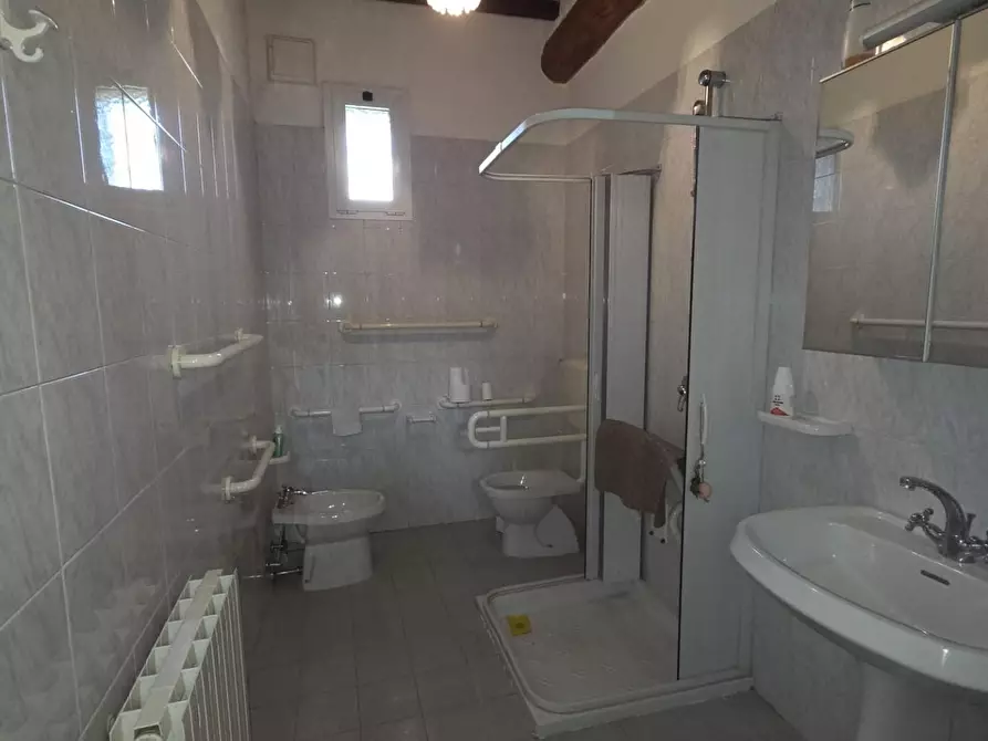 Immagine 39 di Villa in vendita  a Porcari