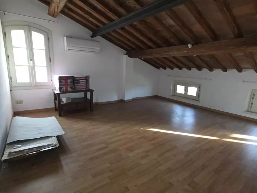 Immagine 48 di Villa in vendita  a Porcari