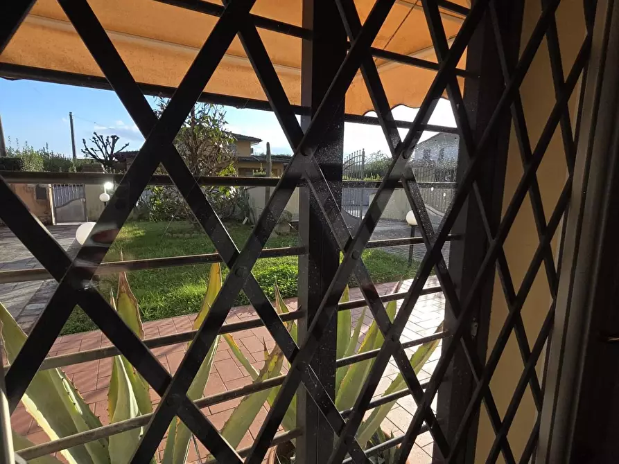 Immagine 34 di Villa in vendita  a Porcari