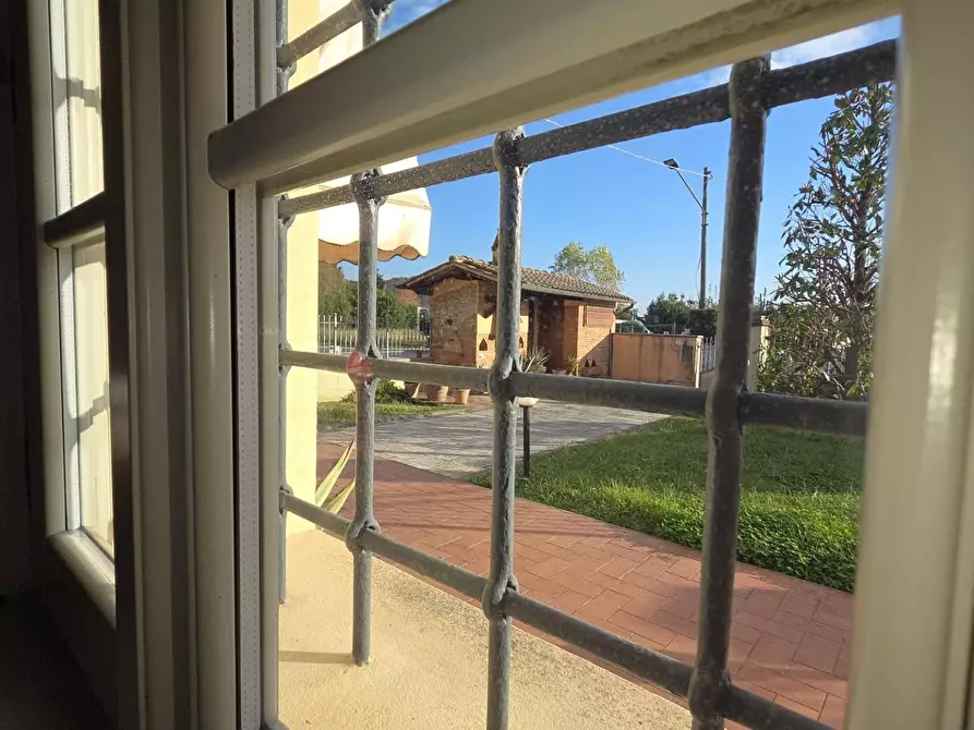 Immagine 50 di Villa in vendita  a Porcari