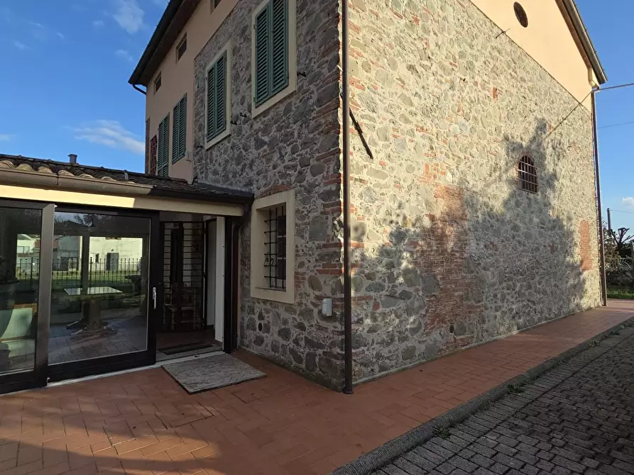 Immagine 43 di Villa in vendita  a Porcari