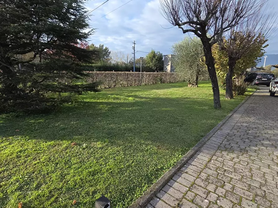 Immagine 11 di Villa in vendita  a Porcari