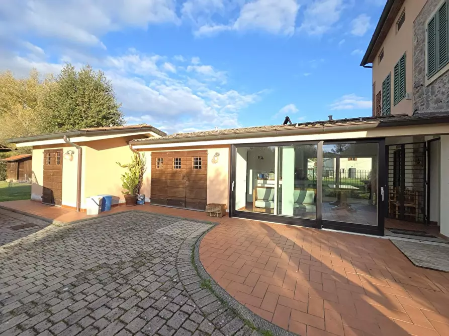 Immagine 24 di Villa in vendita  a Porcari