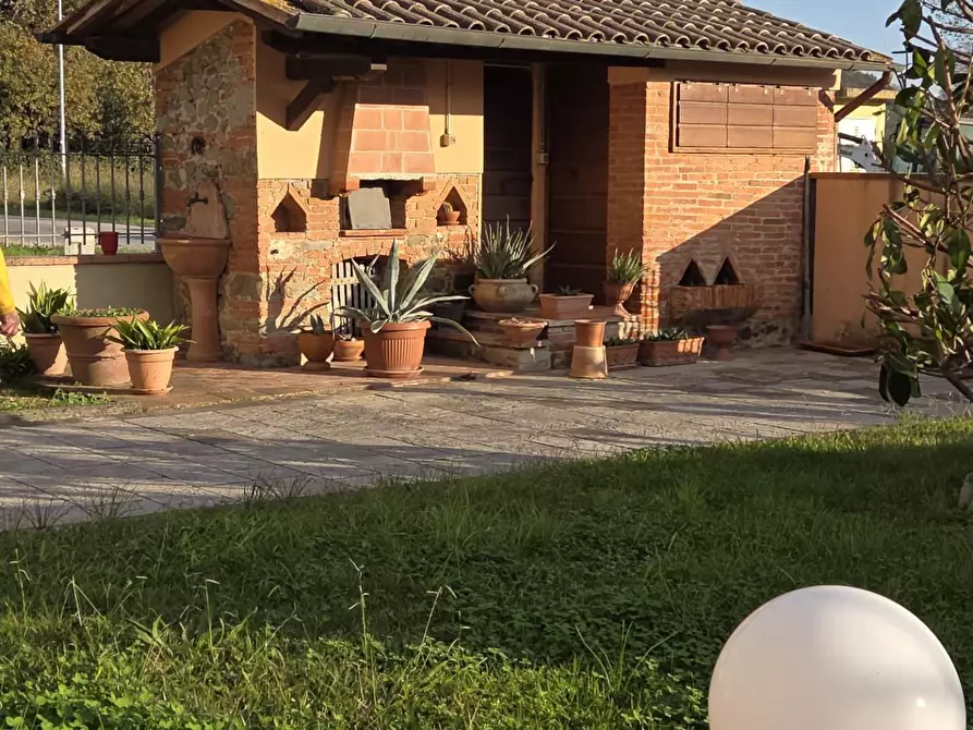 Immagine 56 di Villa in vendita  a Porcari