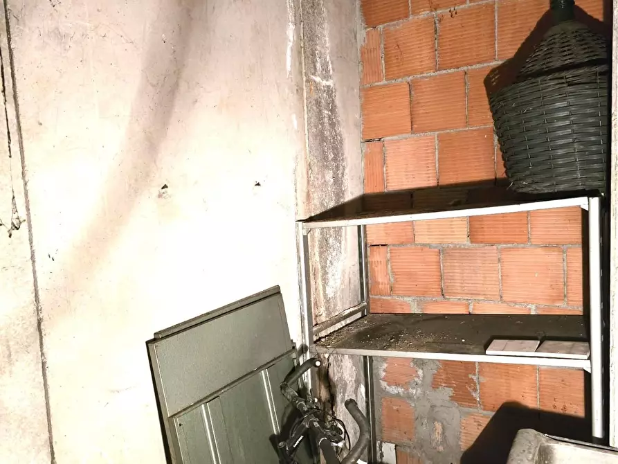 Immagine 2 di Garage in vendita  a Colle Di Val D'elsa