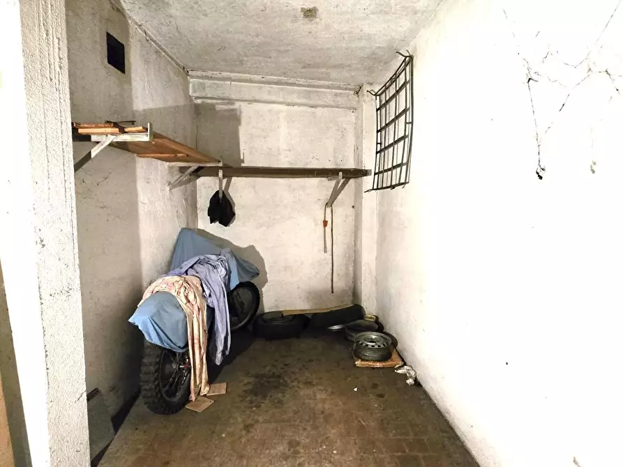 Immagine 1 di Garage in vendita  a Colle Di Val D'elsa