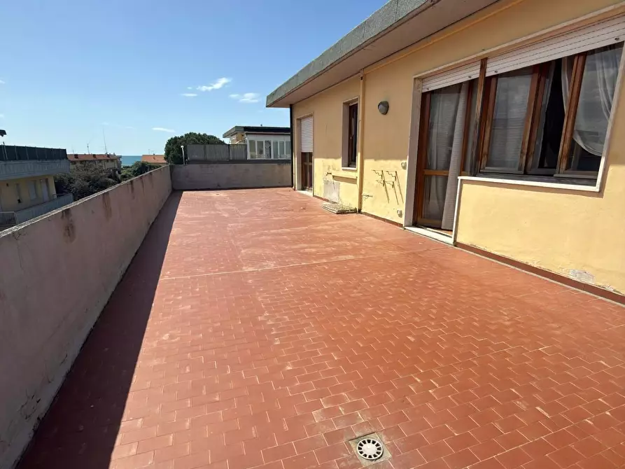 Immagine 7 di Mansarda in vendita  a Carrara