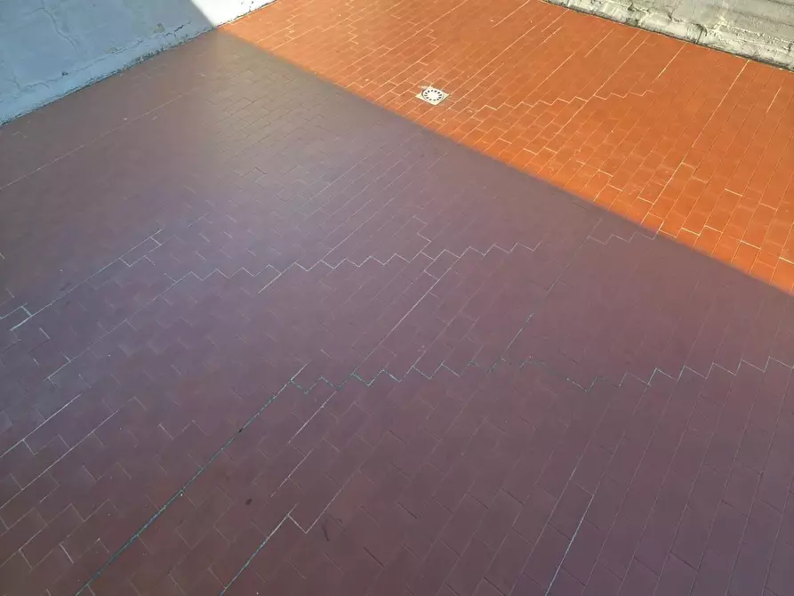 Immagine 6 di Mansarda in vendita  a Carrara