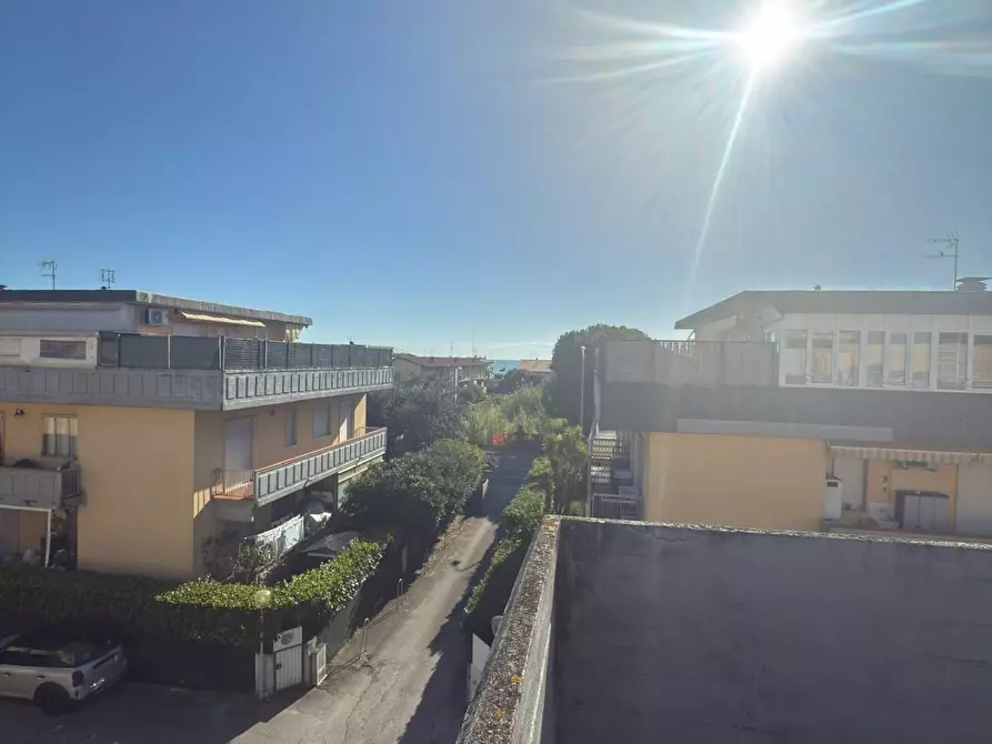 Immagine 7 di Mansarda in vendita  a Carrara