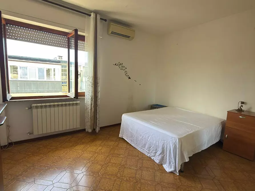 Immagine 14 di Mansarda in vendita  a Carrara