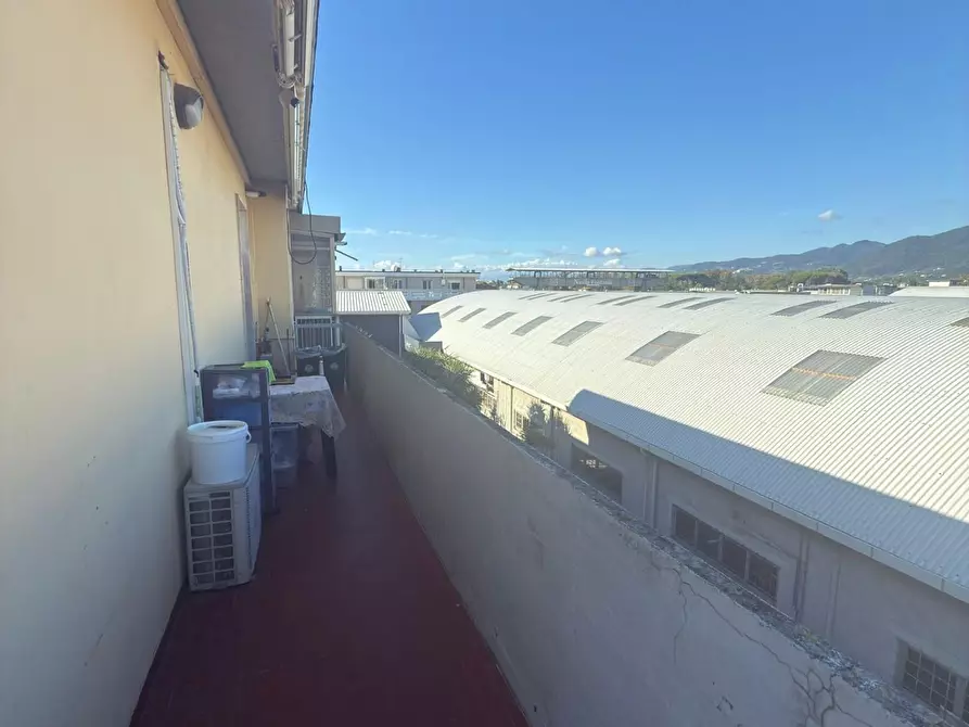 Immagine 11 di Mansarda in vendita  a Carrara