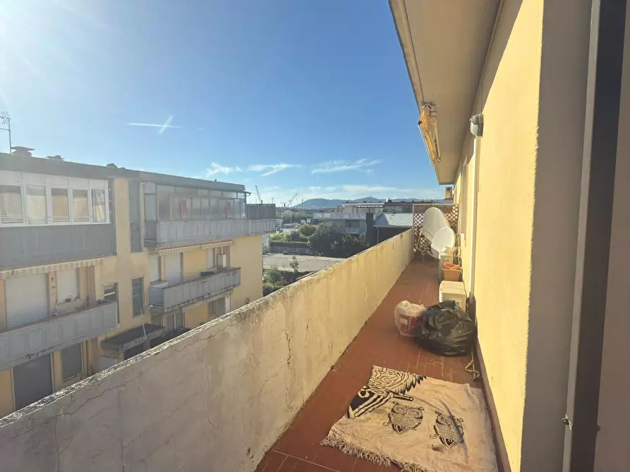 Immagine 13 di Mansarda in vendita  a Carrara