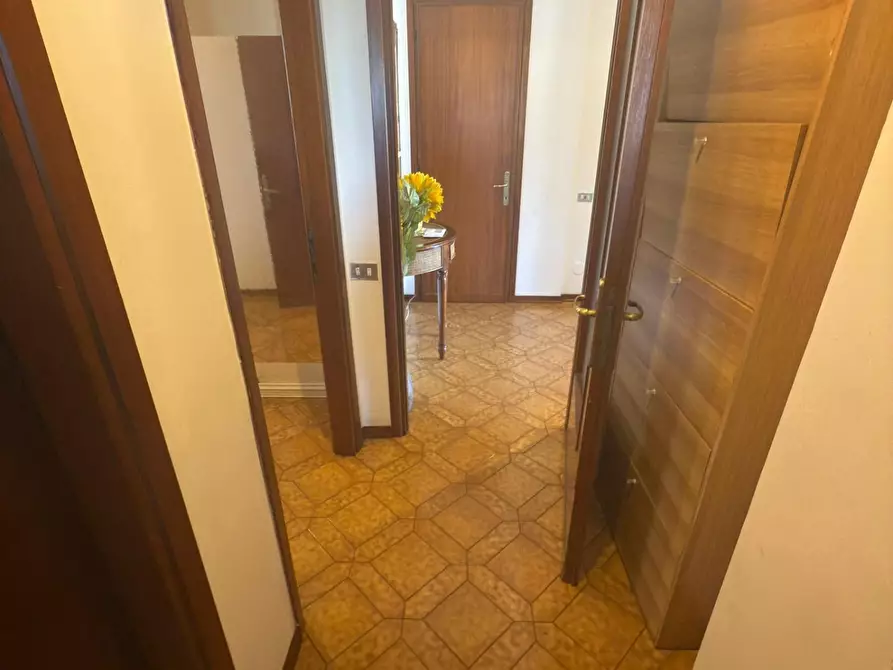 Immagine 5 di Mansarda in vendita  a Carrara