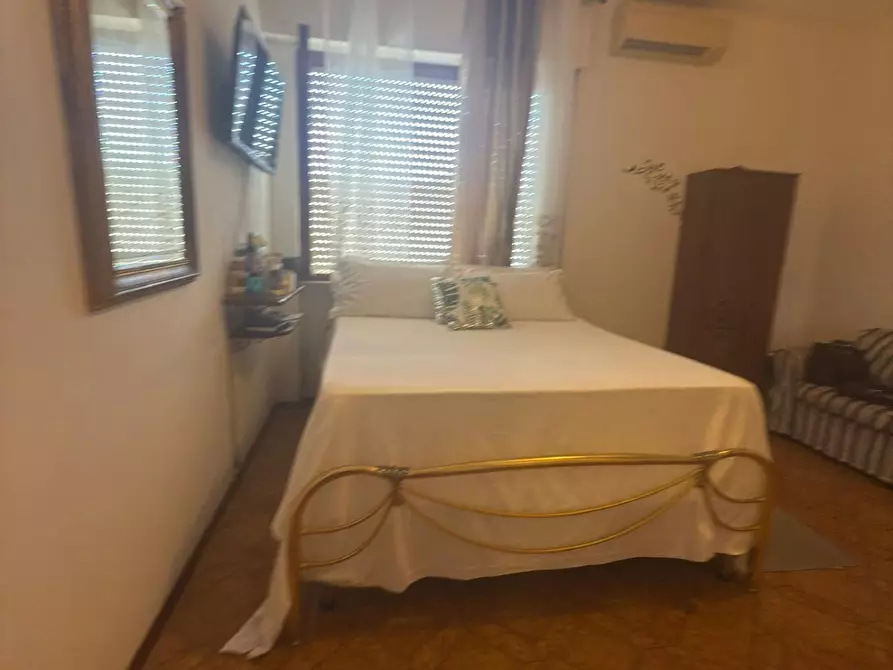 Immagine 4 di Mansarda in vendita  a Carrara