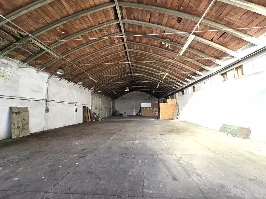 Immagine 1 di Attività artigianale in vendita  a Colle Di Val D'elsa