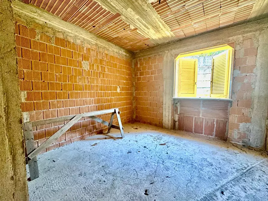 Immagine 6 di Appartamento in vendita  a Massa