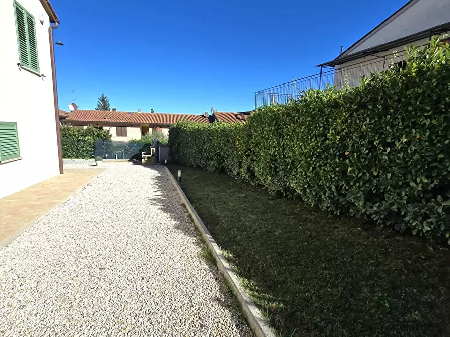 Immagine 12 di Villa in vendita  a Colle Di Val D'elsa