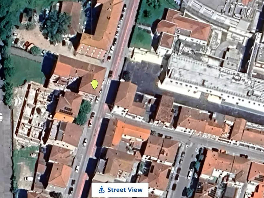 Immagine 2 di Locale commerciale in affitto  a Pontedera