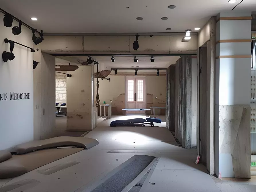 Immagine 5 di Locale commerciale in affitto  a Pontedera