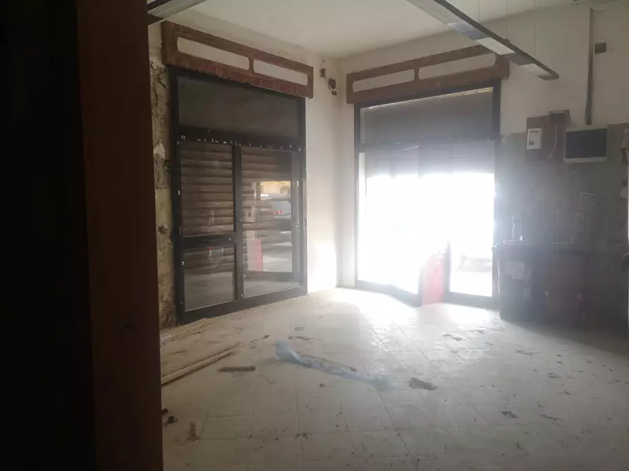 Immagine 8 di Locale commerciale in affitto  a Pontedera