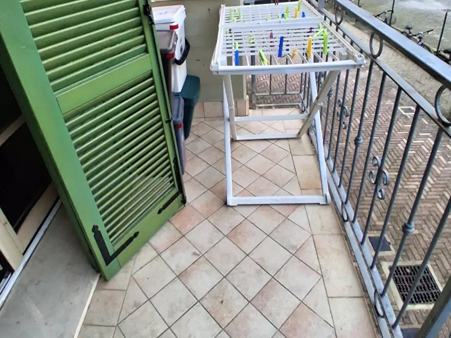 Immagine 13 di Appartamento in vendita  a Lucca