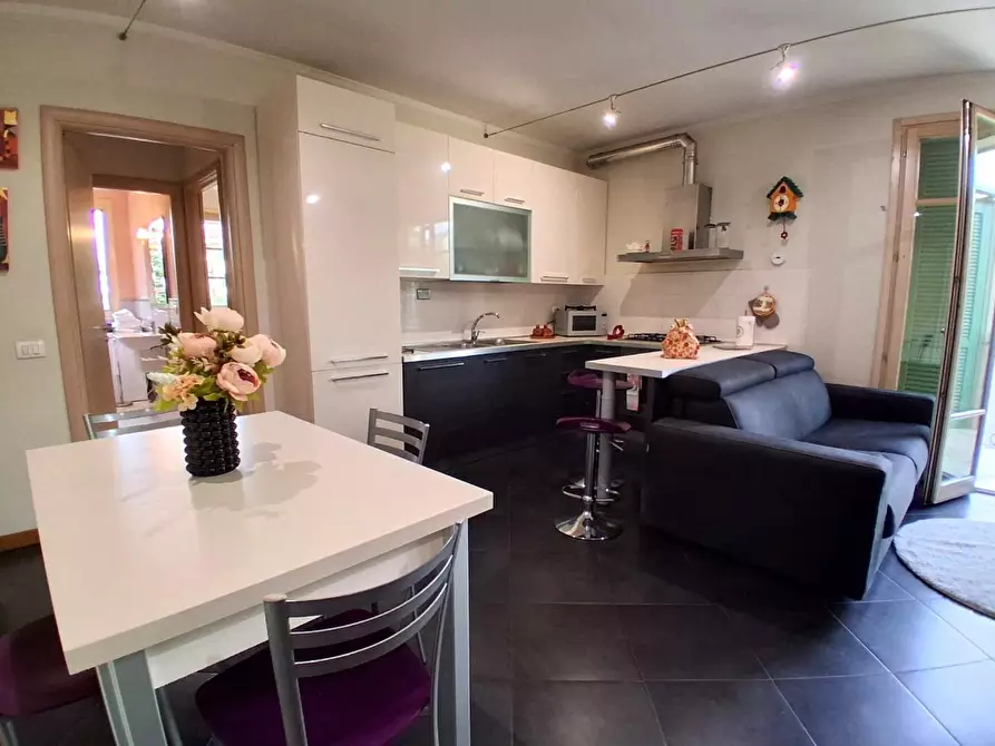 Immagine 1 di Appartamento in vendita  a Lucca