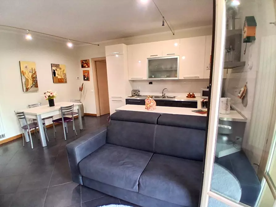 Immagine 4 di Appartamento in vendita  a Lucca