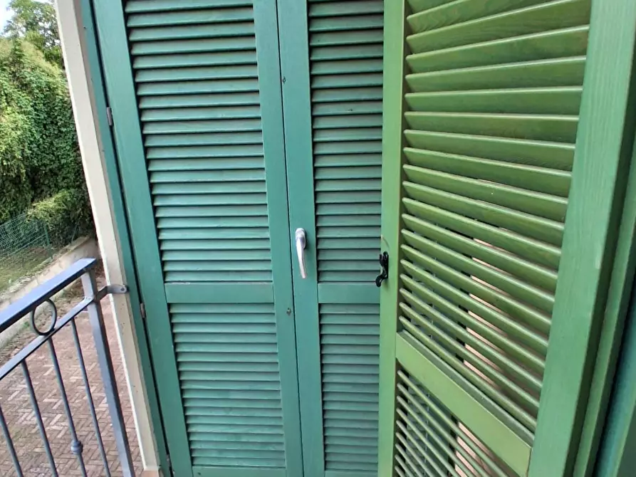 Immagine 15 di Appartamento in vendita  a Lucca