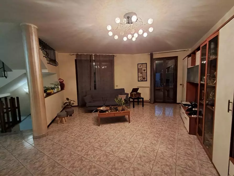 Immagine 3 di Casa trifamiliare in vendita  a San Miniato