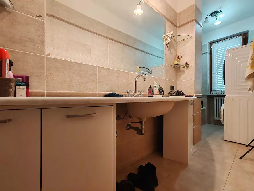 Immagine 11 di Appartamento in vendita  a Massa